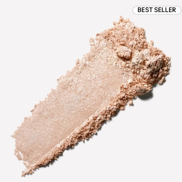 New in Box Mac Cosmetics Mineralize Skinfinish in Lightscapade Highlighter - Picture 4 of 7